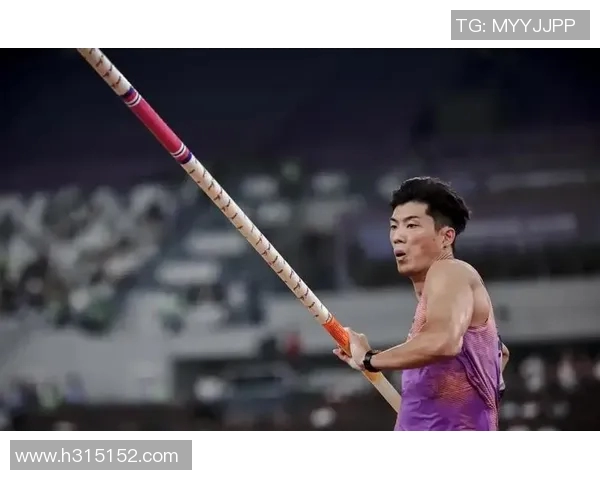 南京羽毛球队在钻石联赛积分榜上以61分稳居第一名，展现强劲实力